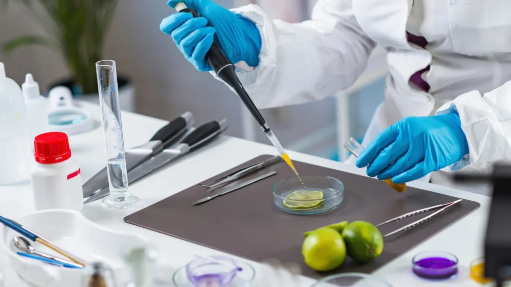 Controles de laboratorio en alertas alimentarias 2025